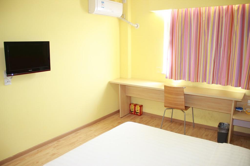 7Days Inn Yueyang East Maoling Pedestrain Street 외부 사진
